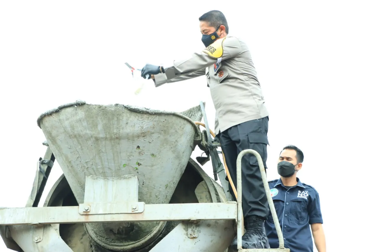 Menakar Harga Ratusan Kilogram Narkotik yang Dimusnahkan Polisi Banjarmasin dengan Truk Molen