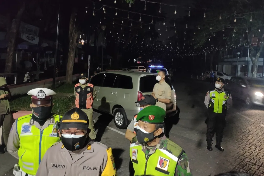 Gwalk Viral Pedagang Langgar PPKM, Padahal Pedagang Jam 8 Tutup