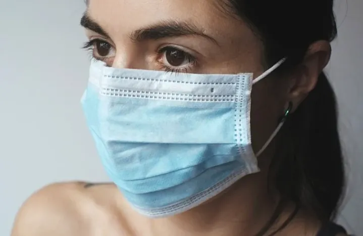 Ternyata yang Kita Lakukan selama Ini Salah! Begini Cara Memakai dan Melepas Masker yang Baik dan Benar