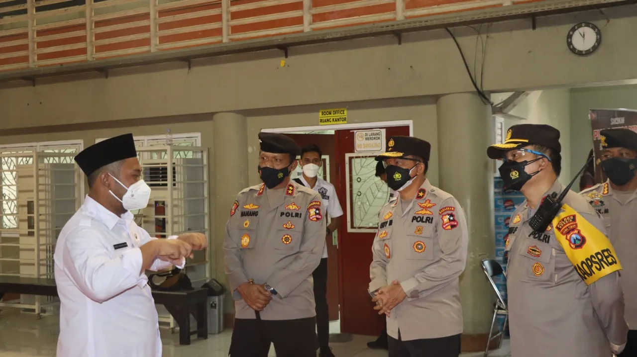 Kakor Sabhara Polri Puji Pelaksanaan PPKM Darurat di Gresik