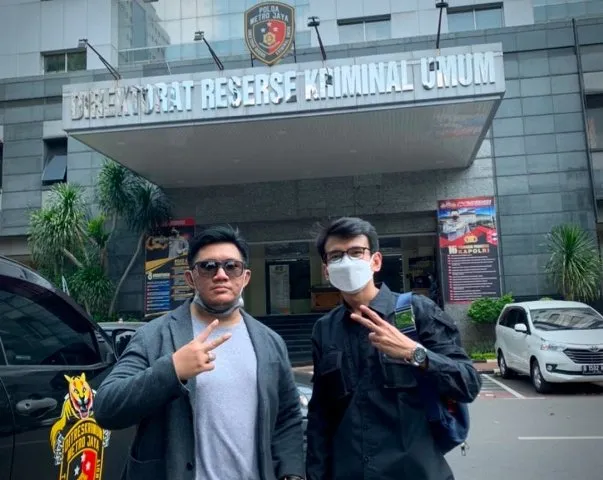 Serahkan Bukti Rekaman ke Polda Metro Jaya, Adam Deni Ungkap Ancaman Jerinx Kepadanya: Saya Injak Kepala Kau di Trotoar!