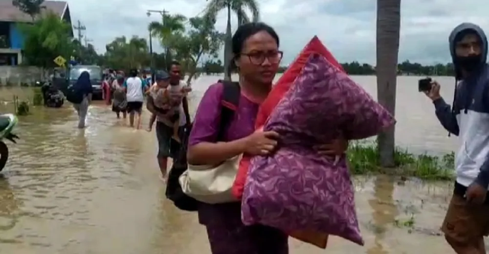 Banjir Bandang di Jombang, Ratusan Rumah Terdampak, Warga Mengungsi