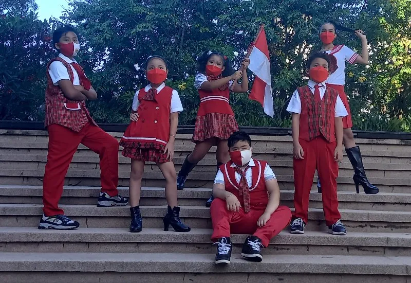 Merancang Busana Seragam Sekolah, Desainer Surabaya Gaungkan Semangat Merah Putih