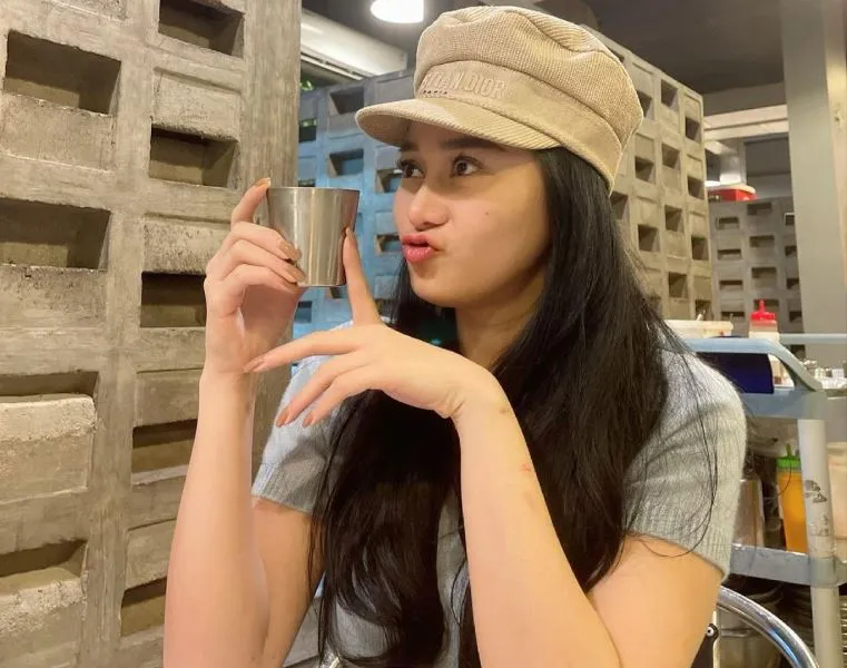Foto-Foto Berbikininya Viral di TikTok, Sahabat Dinar Candy, Denise Chariesta: Edarin aja! Lo Doyan makanya Lo Tonton!