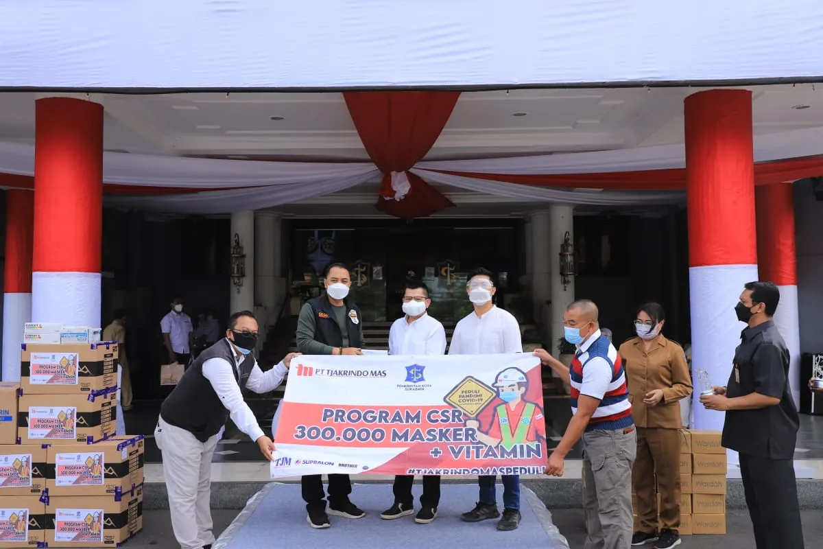 Terima Bantuan Vitamin dan Hand Sanitizer, Wali Kota Eri Cahyadi: Untuk Nakes dan Relawan Surabaya Memanggil