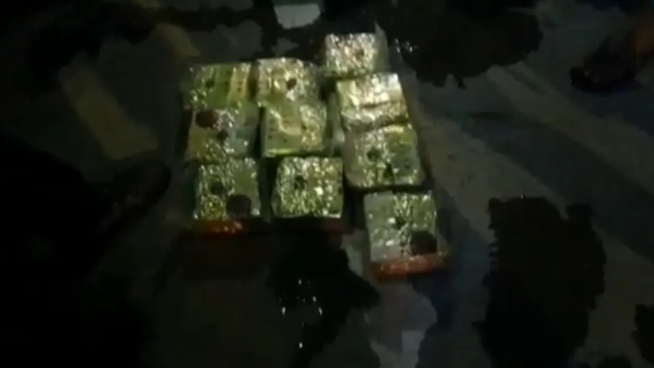 Polisi Amankan 10 Kilogram Sabu dalam Kemasan Teh Cina di Exit Tol Warugunung Surabaya