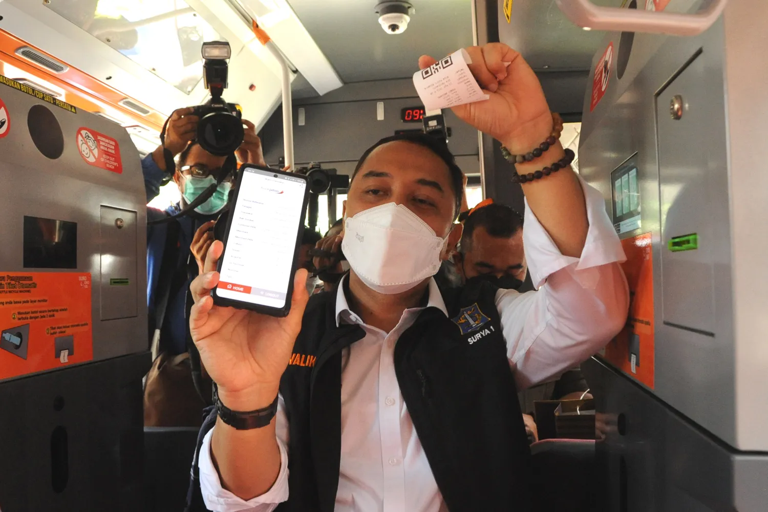 Luncurkan Armada dan Rute Baru Suroboyo Bus, Kini Pembayarannya juga Bisa Pakai Elektronik