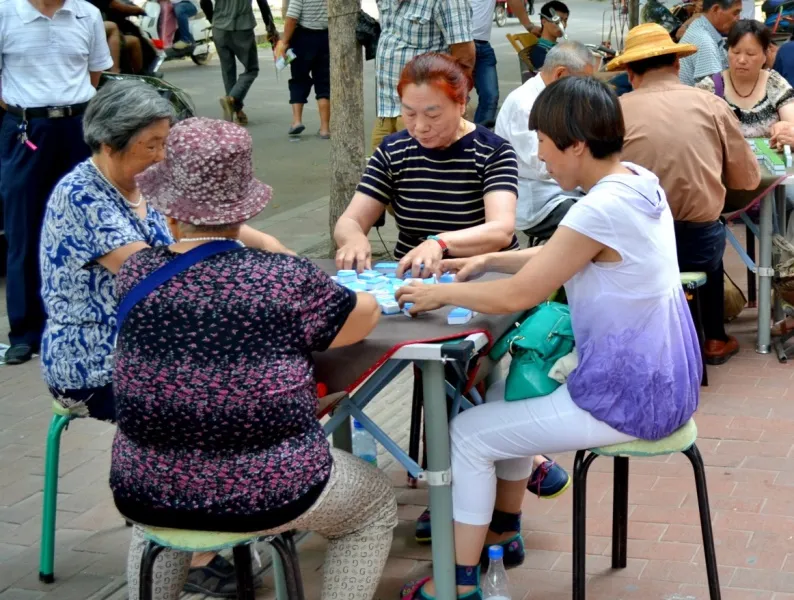 Bermain Mahjong, Seorang Nenek di Cina Ditangkap Polisi dengan Tuduhan Menyebarkan Covid-19 Varian Delta