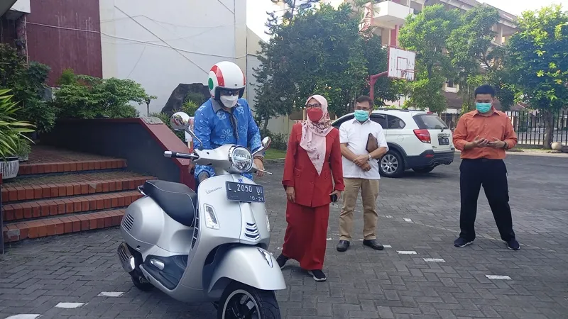 Kendarai Sepeda Motor, Eri Cahyadi Cek Simulasi PTM Hari Pertama