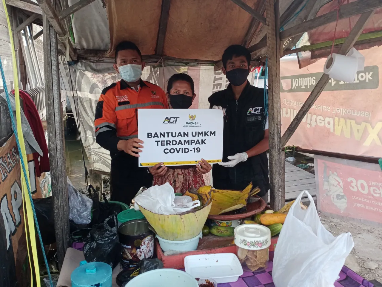 Keren! Dagangan Rujak Cingur dan Pecel Acil Marium Diborong serta Dimodali oleh Baznas - ACT Kalsel