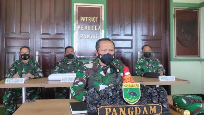 Pangdam Kasuari Perintahkan 2 Pleton Pasukan Buru para Pelaku Penyerangan Pos Koramil TNI Maybrat Papua