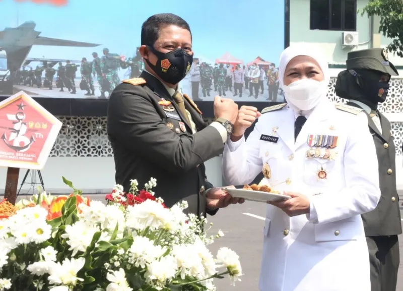 HUT TNI ke-76, Gubernur Khofifah: Kontribusi TNI selama Tangani Pandemi Covid-19 Luar Biasa