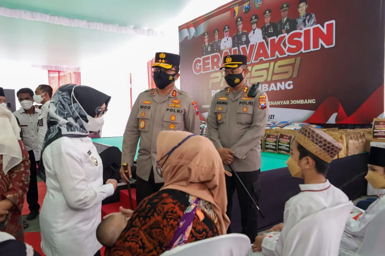 Kapolda Jatim Pantau Vaksinasi di Kabupaten Jombang