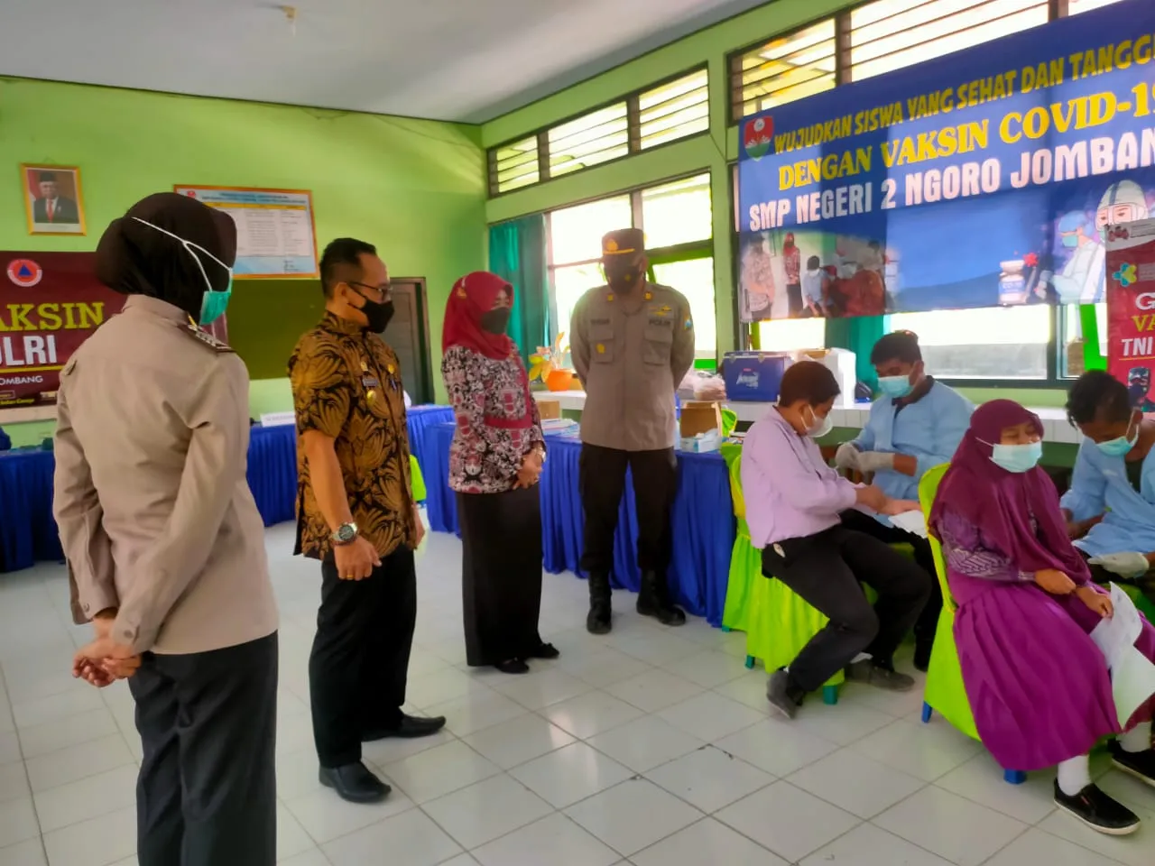 Pelajar SMP Negeri 2 Ngoro Jombang Laksanakan Vaksinasi Tahap II