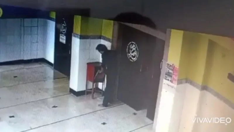 Pura-Pura Cuci Kaki, Pria Ini lantas Belok dan Kuras Isi Kotak Amal Masjid, Sisakan hanya Uang Receh