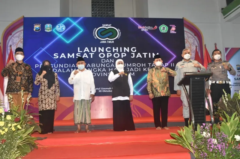 Gubernur Jatim Khofifah Indar Parawansa Luncurkan 76 Gerai Samsat OPOP