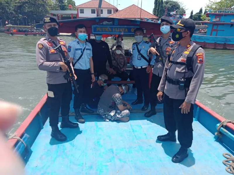 Kemenkumham Jatim Pindahkan 8 Narapidana Pembuat Onar di Lapas Jember ke Nusakambangan