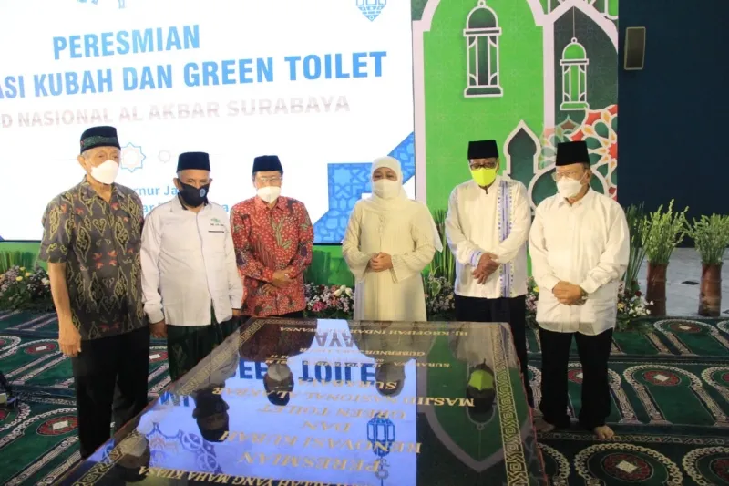 Gubernur Khofifah Resmikan Renovasi Kubah dan Green Toilet Masjid Al Akbar Surabaya
