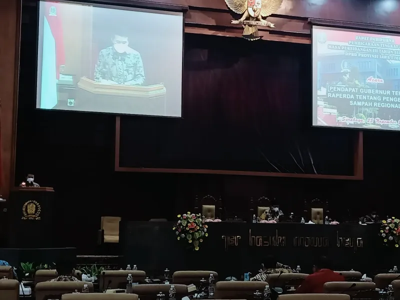 Pemprov Jatim Dukung Raperda Pengelolaan Sampah Regional jadi Perda