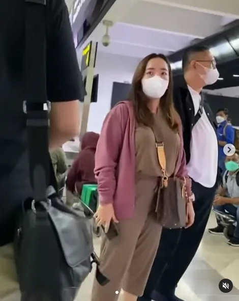 Ungkap Pria yang bersama Wanita Pemaki Ibunda Arteria Dahlan, TB Hasanuddin: Berpangkat Brigjen