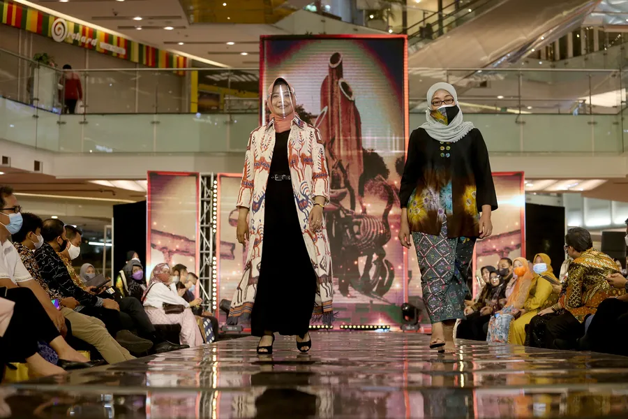 Wow! Seminggu Surabaya Fashion Week 2021 Catat Transaksi hampir Rp600 Juta