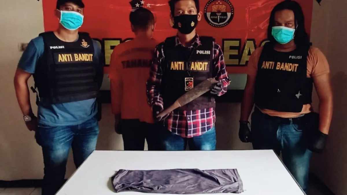 Dendam Istri sering Dimaki, Suami di Tenggilis Ini Babat Pasutri Tetangga dengan Parang