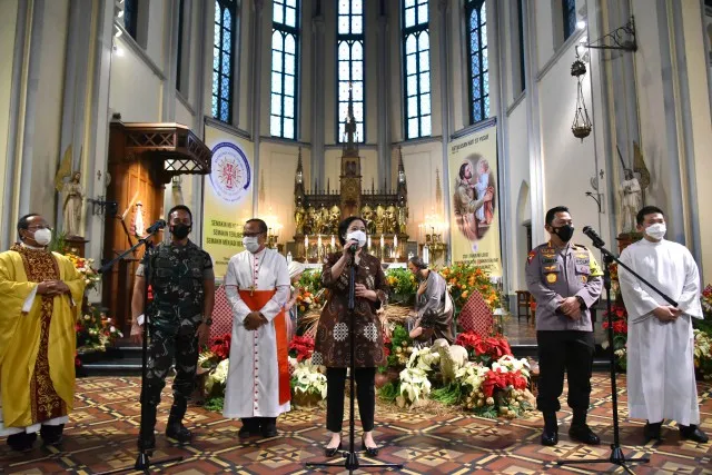 Pantau Ibadah Natal di Gereja, Puan Maharani: Covid-19 Tak Kurangi Kekhidmatan