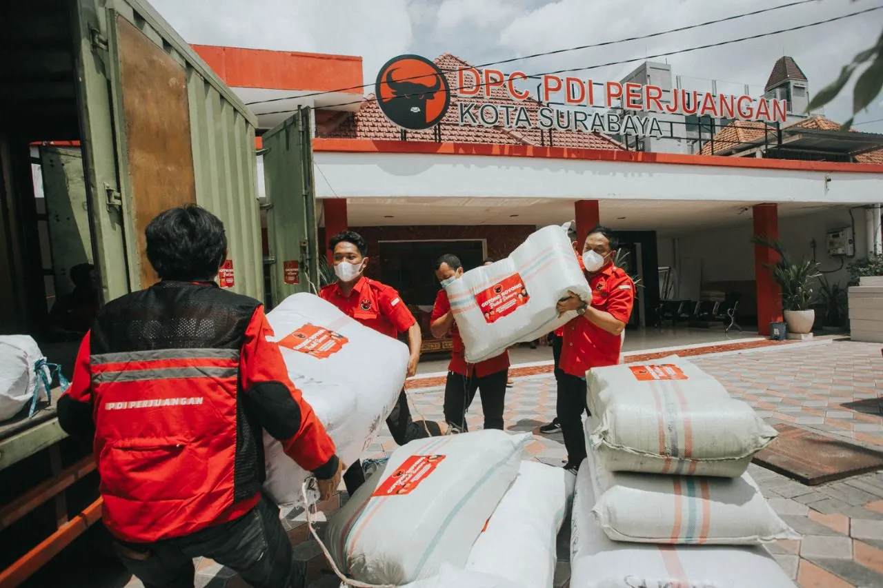 Digerakkan Gotong Royong, PDIP Surabaya Kirim Bantuan Kloter Kedua ke Lumajang