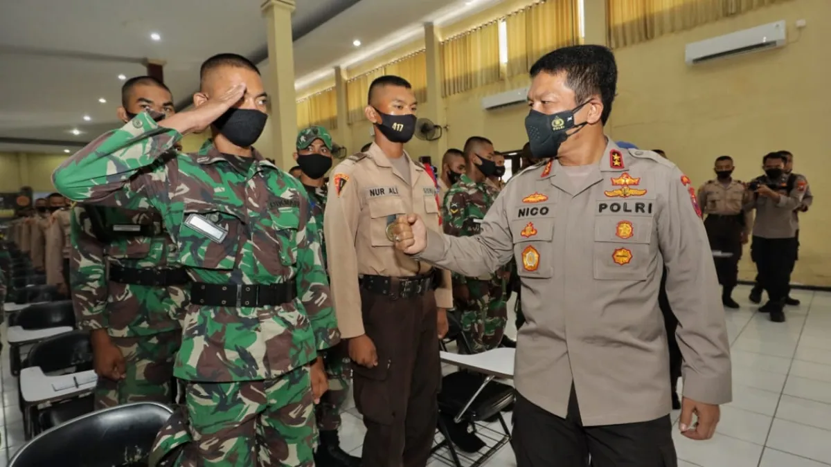 Kapolda Jatim Berikan Pembekalan untuk Bintara Polri dan Dikmaba TNI AD di SPN Mojokerto