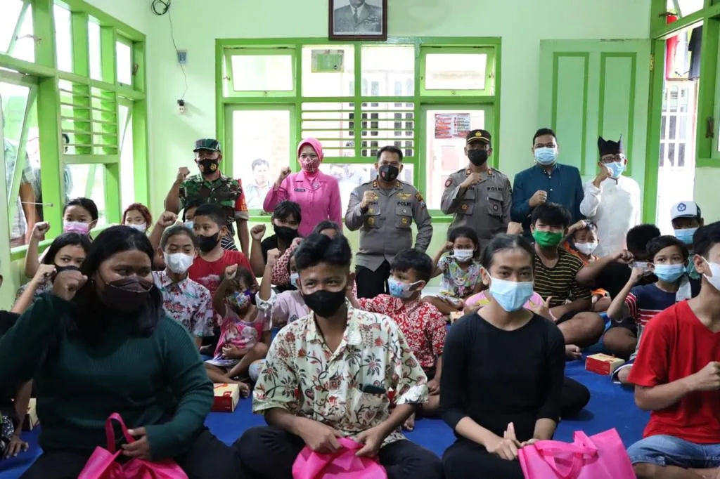 Bhayangkara Peduli Anak Jalanan, Polres Blitar Kota Berikan Edukasi agar Tidak Terlibat Pidana