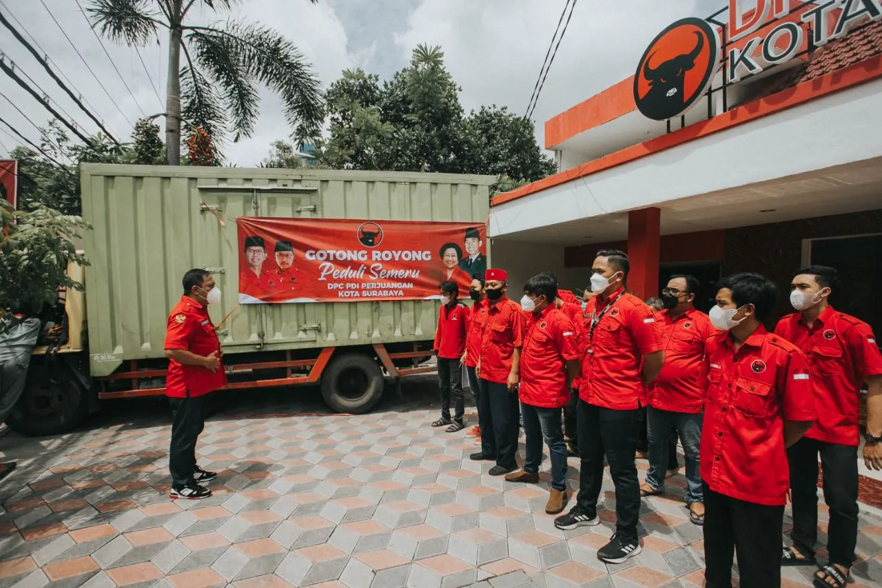 PDIP Surabaya Kirim Bantuan Kloter Kedua untuk Warga Terdampak Erupsi Semeru