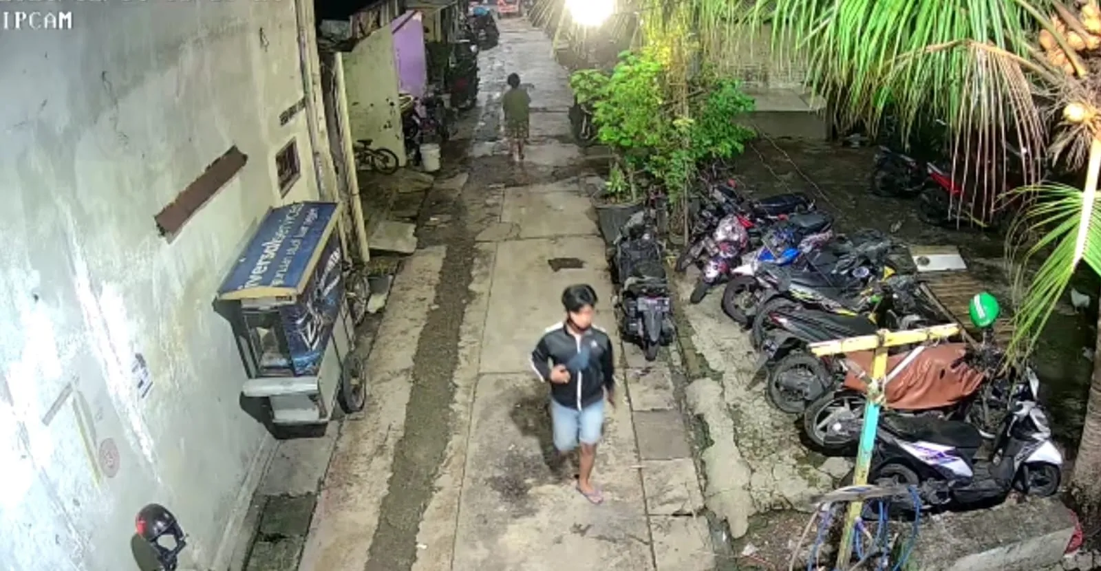 Terekam CCTV Gondol Motor Warga Pandigiling, Polisi: Sudah Kami Lakukan Pengejaran