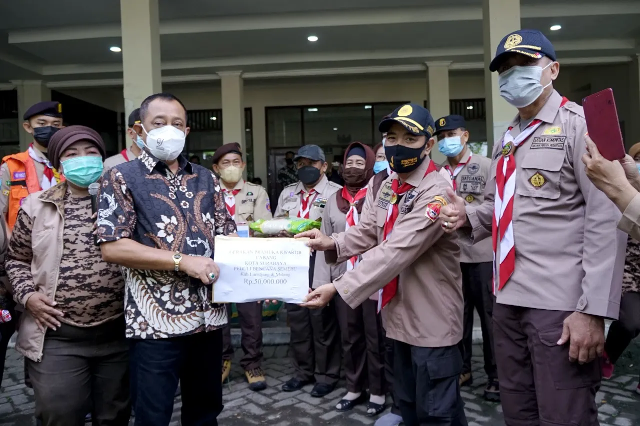 Baca juga : Kirim Bantuan Kwarcab Pramuka ke Semeru, Wakil Walikota Armuji Teguhkan Jati Diri Surabaya
