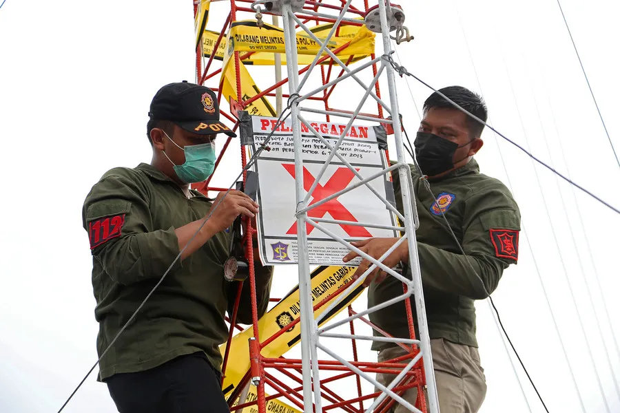 Tak Ber-IMB, Pemkot Surabaya Segel Lima Menara Telekomunikasi