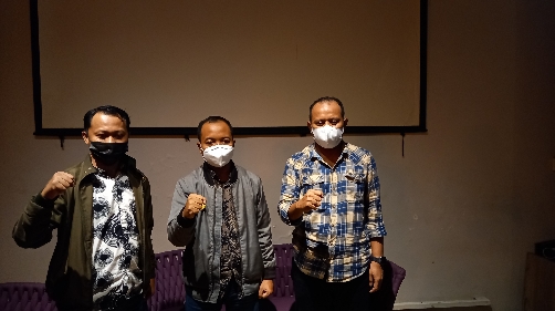 Foto: (dari kiri ke kanan) Hasan Basri Baso Perwakilan HMI Makasar, Nur Aris Shoim Perwakilan HMI Yogyakarta, dan Taufan Iksan Tuarita Perwakilan HMI Makkasar