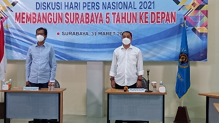Foto: (dari kiri) Ketua DPRD Kota Surabaya Adi Sutarwijono dan Wali Kota Surabaya Eri Cahyadi.