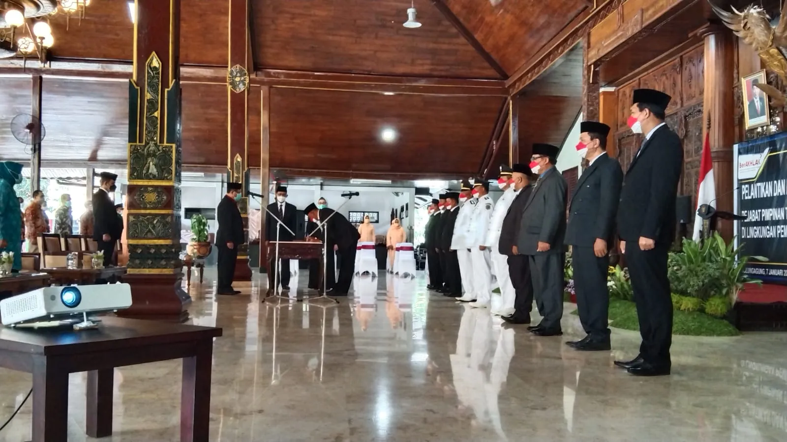 Lantik 4 Pejabat Tinggi Pratama, Bupati Tulungagung Masih Biarkan 8 Kursi Kepala OPD Kosong