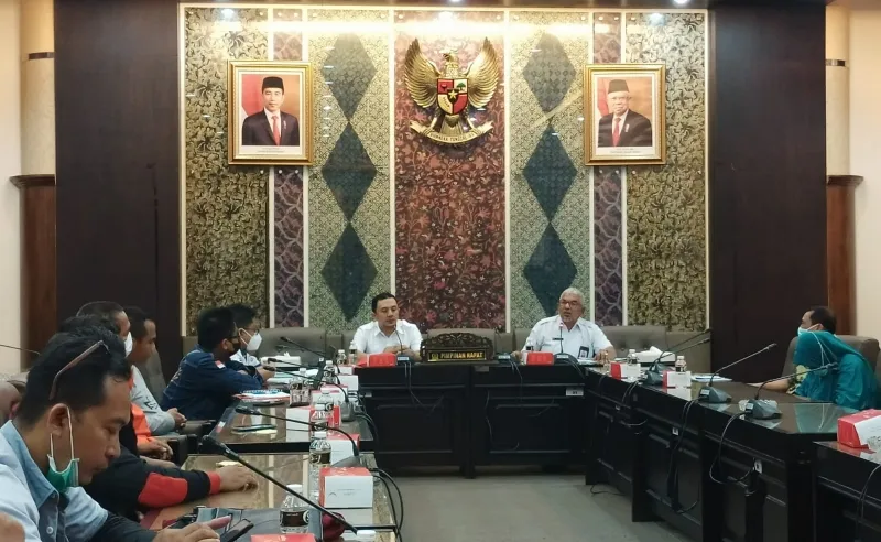 Pemprov dan DPRD Jatim Temukan Solusi Penonaktifan BPJS Kesehatan Warga Miskin