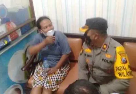Baca juga : Bayi Baru Lahir Ditemukan di Depan Gang Semampir Surabaya, Diduga Sengaja Dibuang