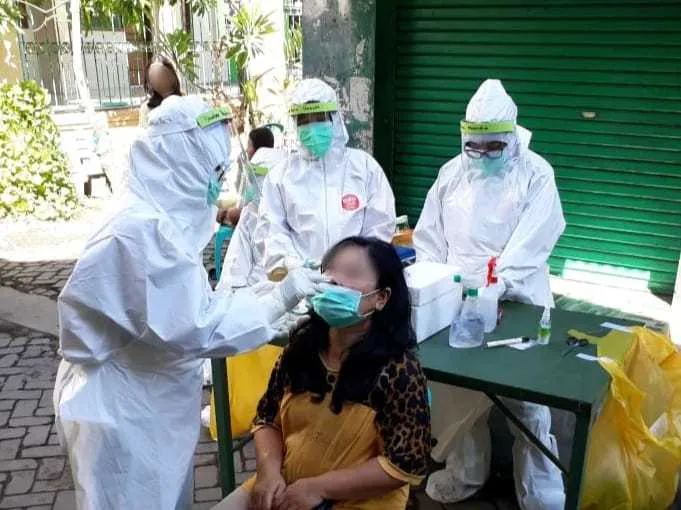 Cegah Naiknya Omicron, Pemkot Surabaya Gelar Swab PCR Acak ke Perkampungan