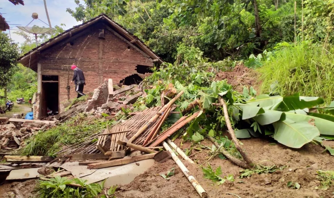 Kecamatan Sawoo Ponorogo Dilanda Longsor di Tujuh Lokasi, BPBD Lakukan Kajian Cepat