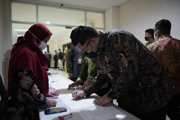 Bangun Kemandirian Fiskal, Mas Dhito Genjot Pendapatan Daerah