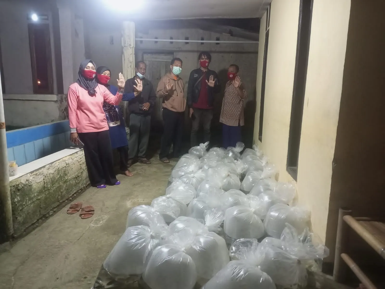 Masyarakat Pejuang Bogor Digelontor 9400 Bibit Ikan untuk Budidaya