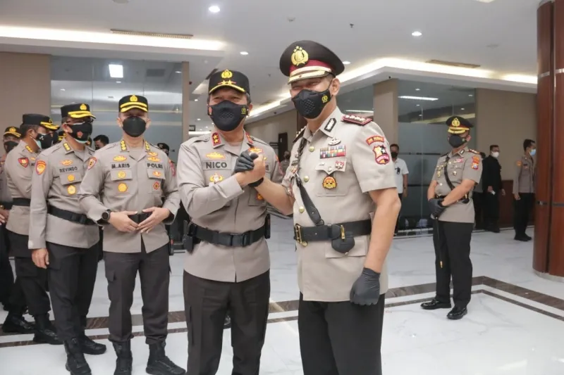 Mutasi di Jajaran Polda Jatim, Empat Pejabat dan Kapolres Diserahterimakan