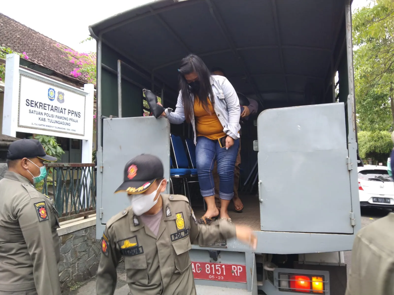 Baca juga : Dua Pasangan Bukan Suami istri Diamankan Satpol PP Tulungagung