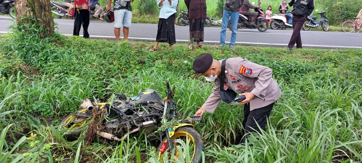 Satu Pemotor Tewas Tersambar Kereta Api Singasari di Tulungagung