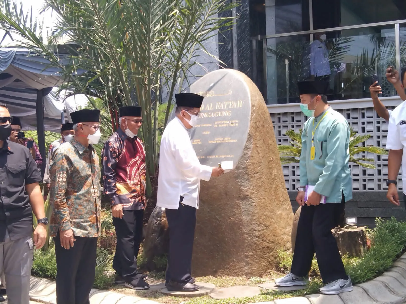 Mantan Wakil Presiden RI Jusuf Kalla Resmikan Masjid Al Fattah Tulungagung