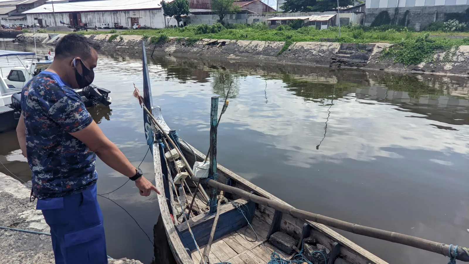 Satpolair Polres Probolinggo Amankan Tiga Kapal Nelayan Karena Mini Trawl