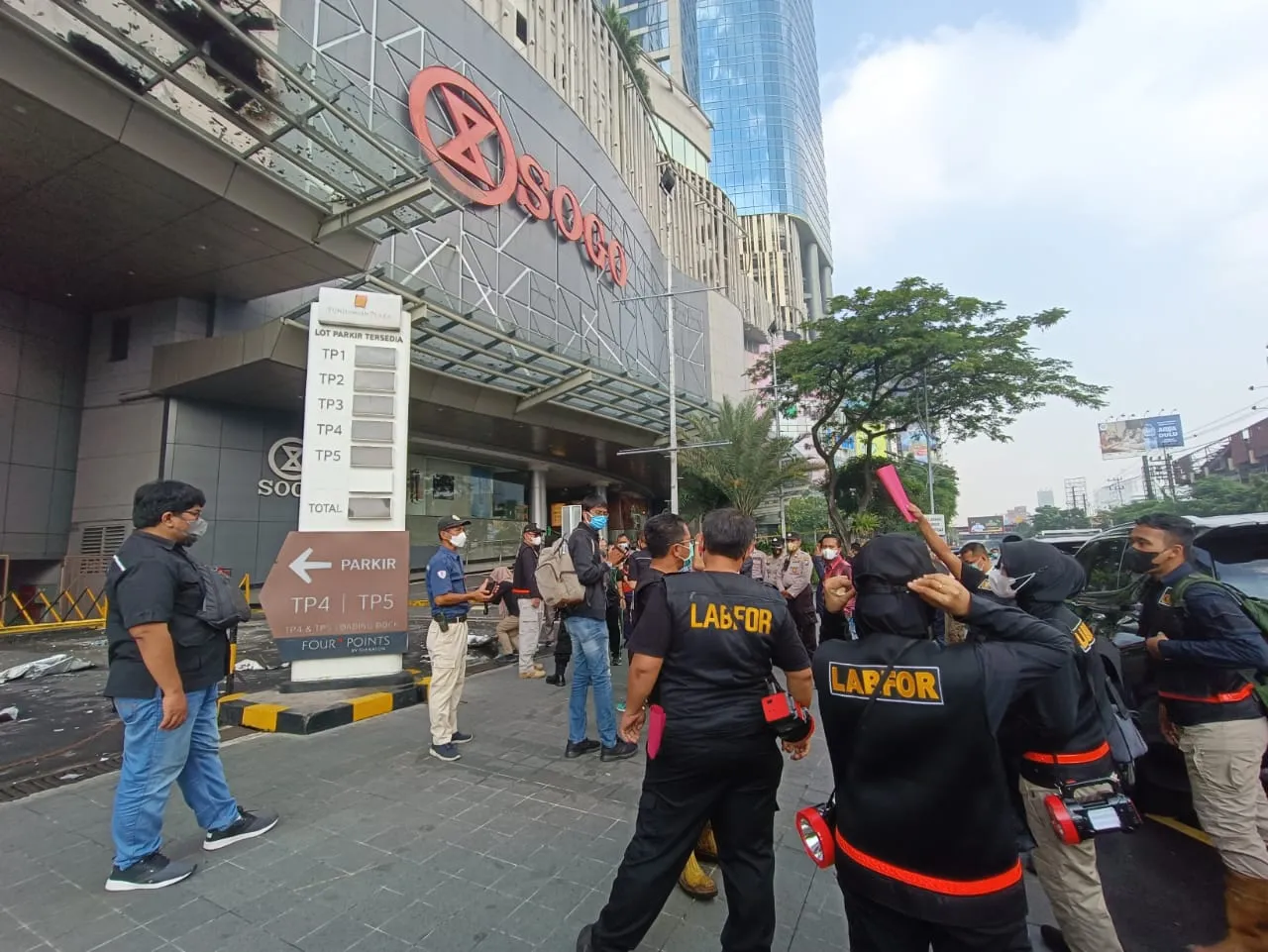 Baca juga : Bidlabfor Polda Jatim Mulai Selidiki Kebakaran Tunjungan Plaza Surabaya