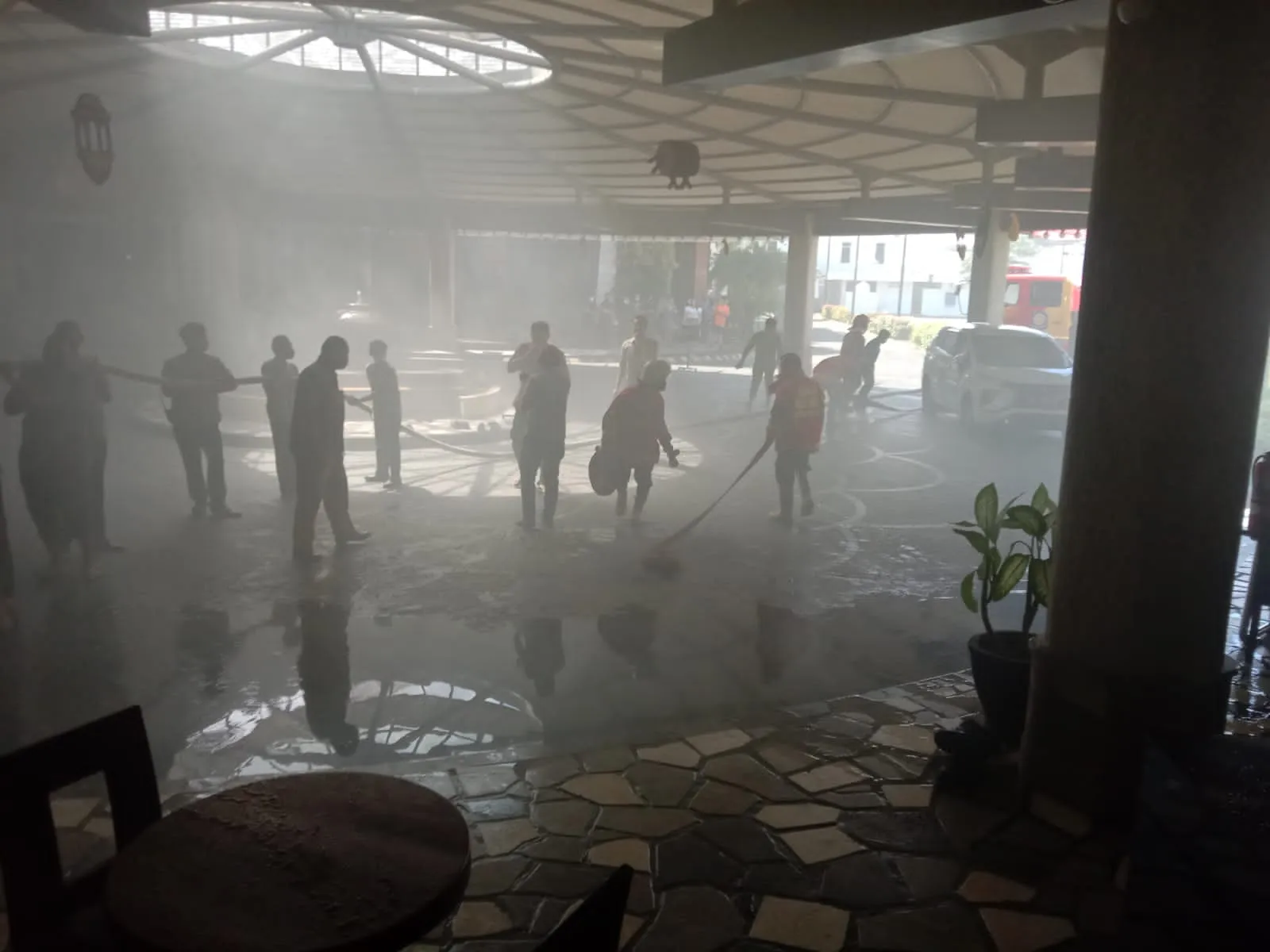 Hotel Crown Victoria Kebakaran, Asap Penuhi Loby Hotel